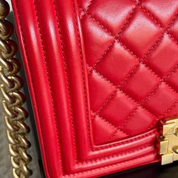 Chanel 15A LIKE NEW Red Lambskin Small Boy Bag GHW - Picture 10 of 14